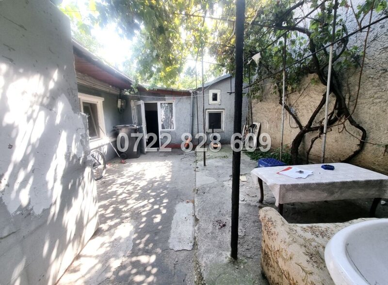 Bucuresti- Magurele, Str. Caracal, casa singur curte 2 corpuri.