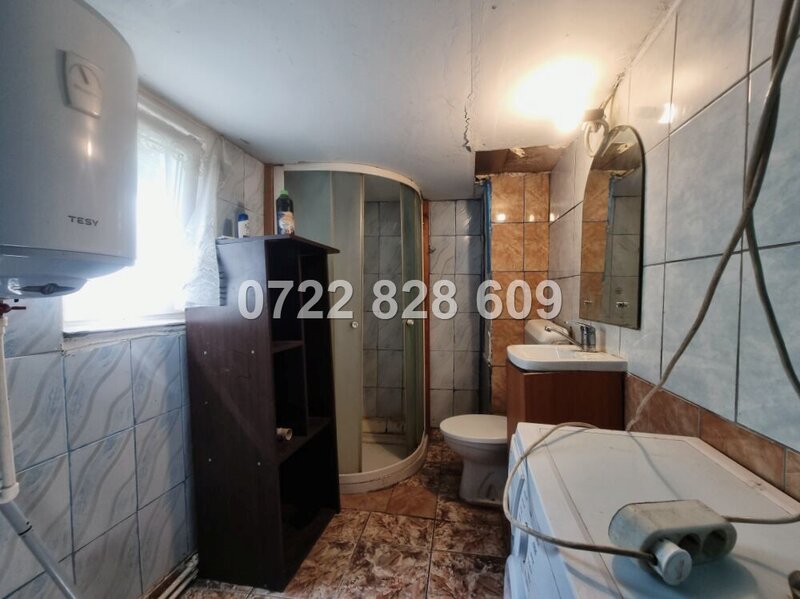Bucuresti- Magurele, Str. Caracal, casa singur curte 2 corpuri.